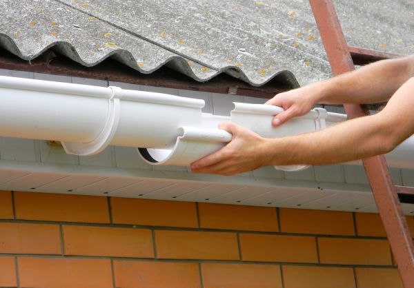 Cost of Gutter Hanging in Holly Springs